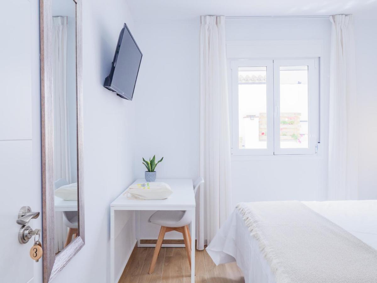 Cubo'S Hostal William'S Sunny 3 With Breakfast Torre de Benagalbon Exteriör bild