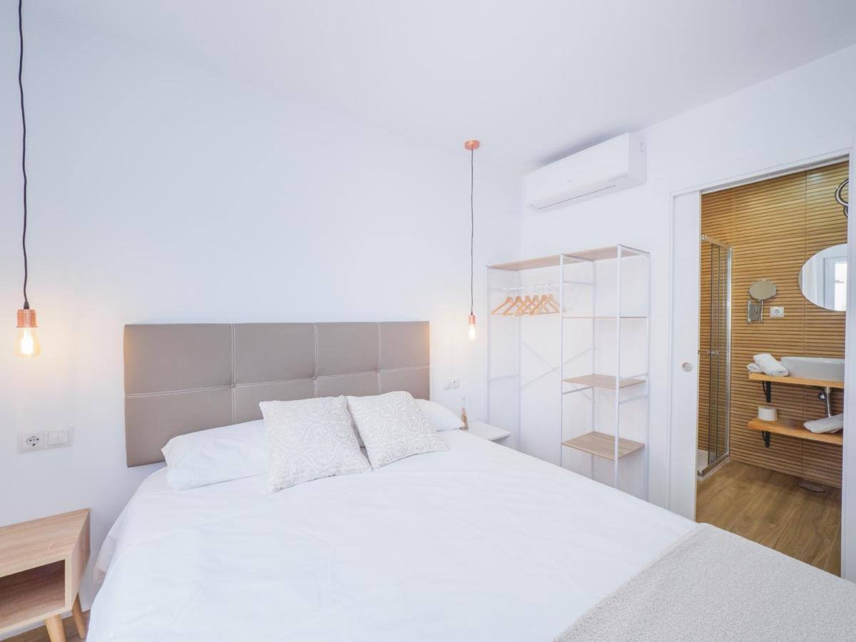 Cubo'S Hostal William'S Sunny 3 With Breakfast Torre de Benagalbon Exteriör bild